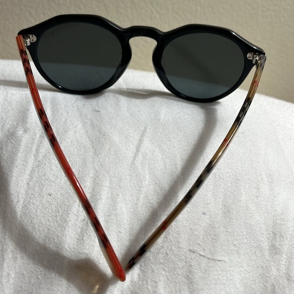 Burberry Suglasses - Picture 5 of 11
